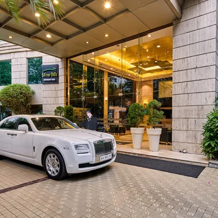 Goldfinch Hotel Bangalore Отели рядом с достопримечательностью «Парк Каббон»