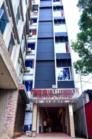 Grand Mafi Hotel & Spa Отели рядом с достопримечательностью «Cross Bridge»