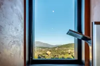 Cherry Sculpture Hotel - Mountain view