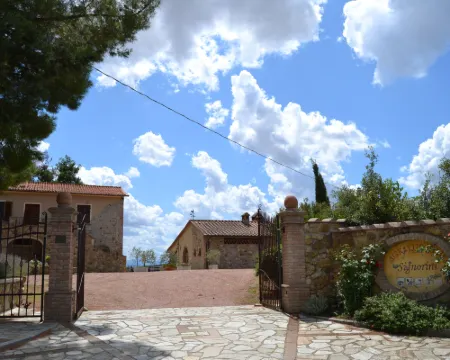 Verde Hotels in Lajatico