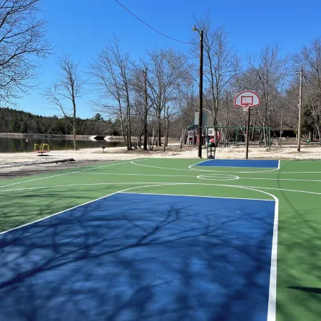 Cozy Lake Escape Near Ski Resort, Game Room Fireplace, Pet Friendly, Fenced Yard