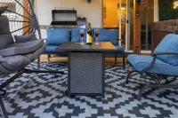 3-Bed Haven - 6 pple Hot tub, King bed, Pool & ping pong table, Grill, Fire pit