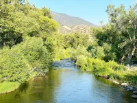 Sequoia Forest River House. River at the backyard, Up to 10 guests Hotels in Springville