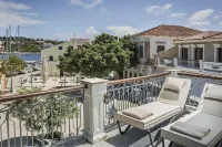 Balhambra Suites - Adults Only