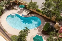 La Quinta Inn & Suites by Wyndham Austin Southwest Hotels in Barton Creek