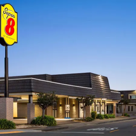 Super 8 by Wyndham Eureka