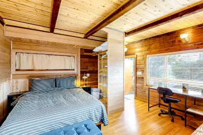 Mill Creek Retreat Hotels near Standish-Hickey State Recreation Area