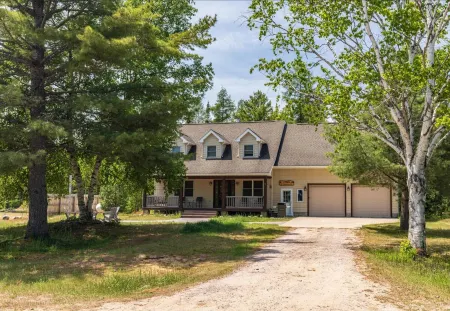 Ultimate Summer Cabin|Kids’ Room Included