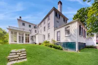 Nickels-Sortwell House Hotels near North Of The Border