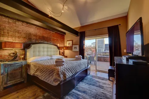 Stunning City Views and Luxurious Comfort - Exquisite Asheville Retreat
