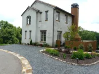 Villa della Luna, an authentic Tuscan Villa in Montaluce, license #3857 Hotel di 