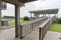 Oceanfront Splendid Condo - Elevator, Pool, Internet, View Hotels in Emerald Isle