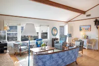 Oceanfront Escape - Elevator, Parking, Internet, Grill