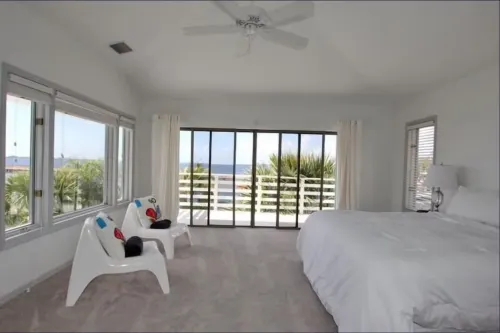 Expansive Terrace and Heated Swimming Pool - Stunning Villa Retreat Hotels in Cape Coral