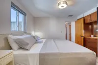 Stunning Oceanfront Escape - Private Yard, Balcony, Views Hotels in Ormond-by-the-Sea