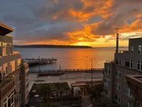 Stunning Water Views and Resort-Style Amenities - Chic Waterfront Retreat