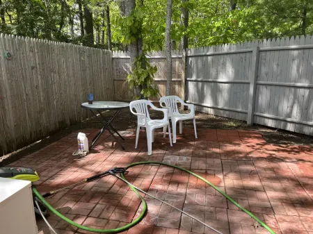 Cozy Cottage Stay w/ Pool & Parking Отели рядом с достопримечательностью «Палас Плейленд»