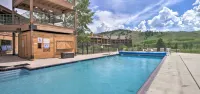 Swimming Pool and Hot Tubs - Cozy Studio Escape Hotel di Grand County