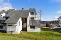 Access to Hiking Trails and Sports Center Amenities - Charming Getaway Hotels near Sunrise Village