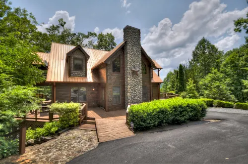 Hot Tub, Outdoor Fireplace and Scenic Views - Stunning Mountain Retreat Hotels in Fannin County