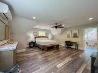 Spacious Living and Game Room with Deck - Stunning Mountain Haven