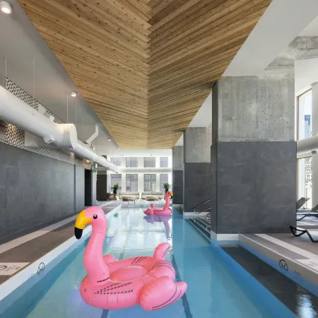 Moxy Montreal Downtown Отели рядом с достопримечательностью «Подземный Город»
