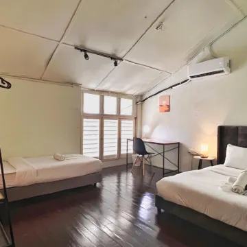 Pine Muntri 鄰近愛情巷的酒店