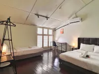 Pine Muntri Hotel in zona Lorong Love