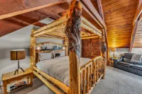 Private Hot Tub and Spacious Living Area - Inviting Cozy Cabin Hotel a Kings Beach