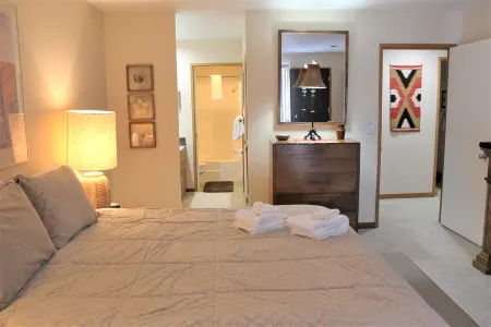 Golf Course View, Common Area, A/C. - Meadow House 58