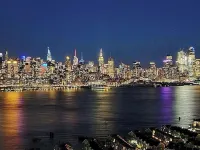 Love my place- 10 Mins Away To NYC - Pristine Apartment