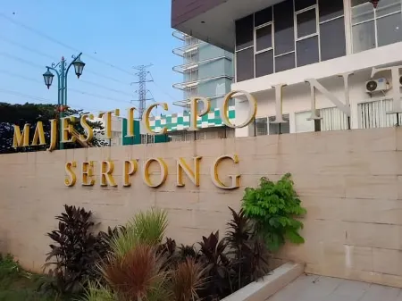 Smart Inn at Majestic Point Serpong