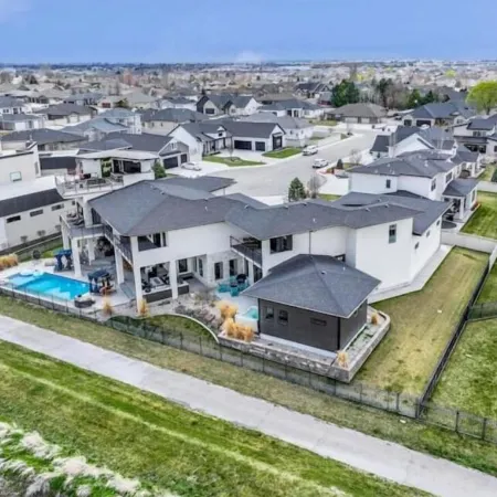 6K SQFT Lux |Heated Pool|Hot Tub |Sauna |Speakeasy