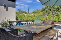 Costal Bungalow & guest house - by the beach!