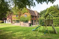 Gildridge Estat Large Group Tennis Court Hotels in Halland