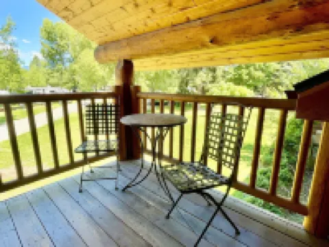 The Idaho Lodge & RV Park Hotels in Boundary County