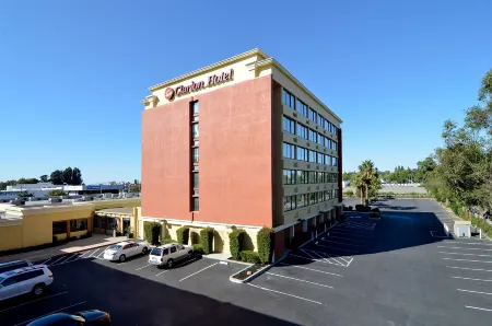 Clarion Hotel Concord-Walnut Creek Отели в г. Конкорд