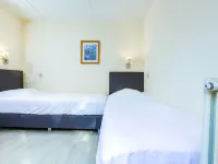 Restyled Holiday Home with Fireplace Near Beach Hotels in Loosduinen