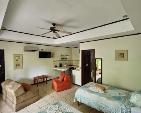 Diuwak Hotels in Dominical