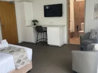 Oasis Inn Ulladulla - Welcoming Guests 18 Years and Older Hôtels à : Ulladulla