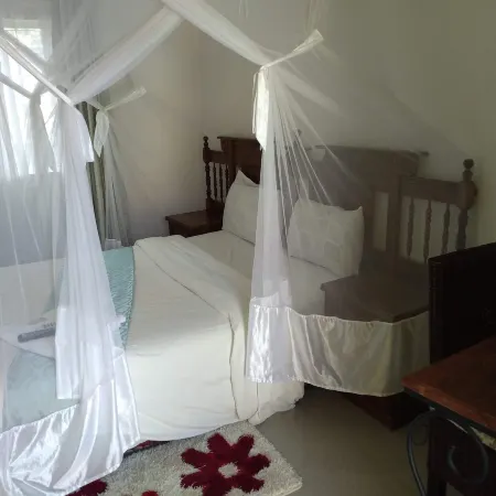 Kuku Royal Lodge