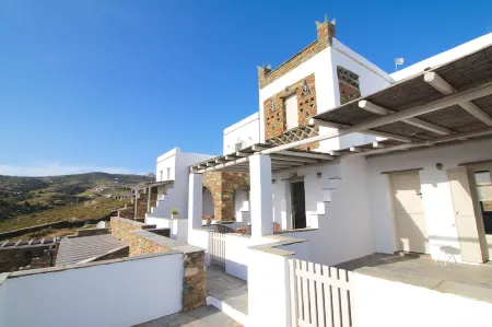 Enea by TinosHost Отели в г. Triantaros