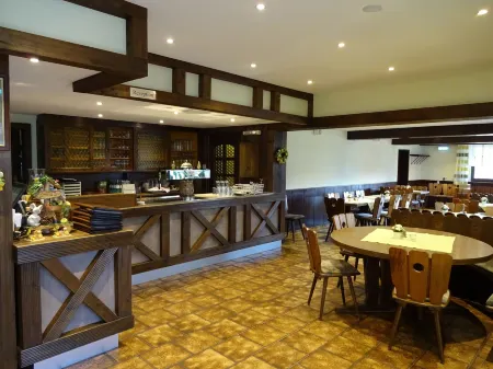 Gasthof Hotel Zum Ross Отели в г. Мондфельд