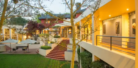 Ten Bompas Hotel Отели рядом с достопримечательностью «Йоханнесбург Зу»