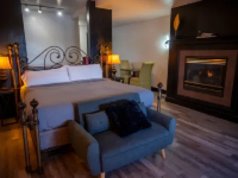 Nuk's Executive Suites Hotels in De Pere