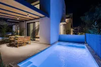 The 8 Suites - Swimmingpools