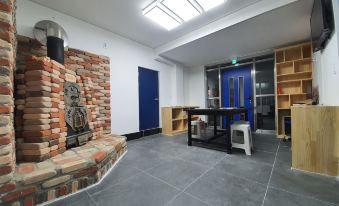 Bluemoon Guest House - Hostel