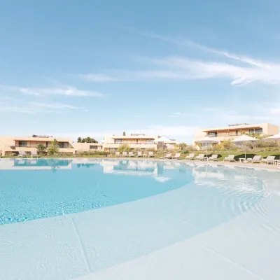 White Shell Beach Villas Отели рядом с достопримечательностью «Пляж Карвальо»