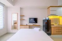 Cozy Living Studio at Evenciio Apartment Margonda Near Ui Hotels in South Pasir Gunung