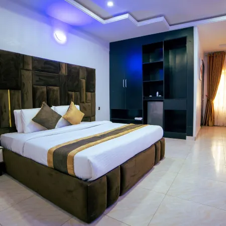 247 Luxury Hotel & Apartment Ajah